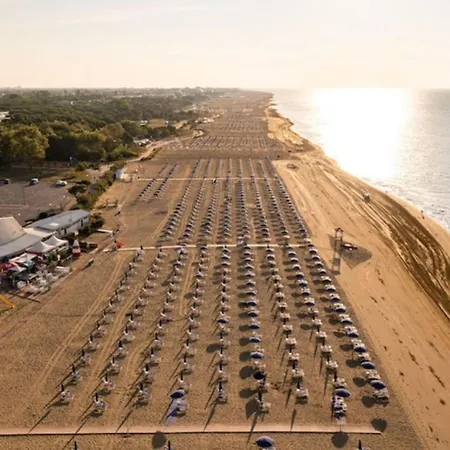Charming With Delightful Views * Bibione